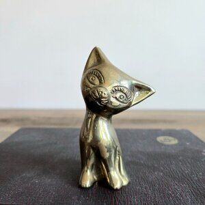 Vintage solid brass cat figurine. Cat lovers gift. Cute little kitty.